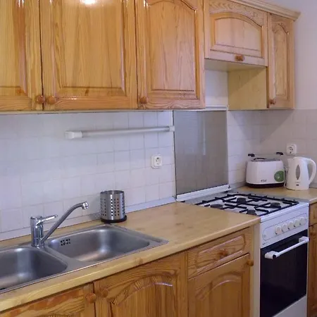 Apartment In 19093 *
